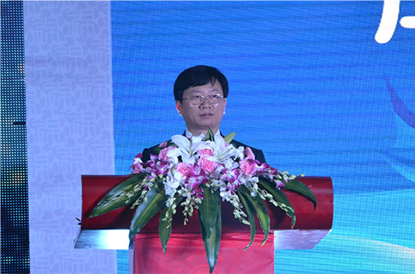 �ѹ�ȫ�᳤�ڳɶ���ɽ�̻Ὠ�������´�