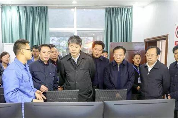 ������廷�������鵽�˱���תͷ���� �߶�����������ˮ���óͷ���